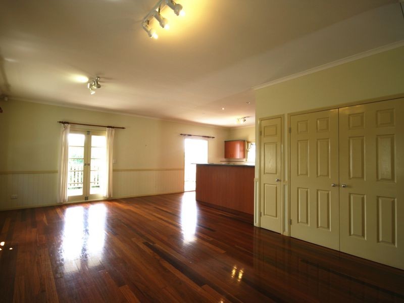 76 Raven Street, Camp Hill QLD 4152