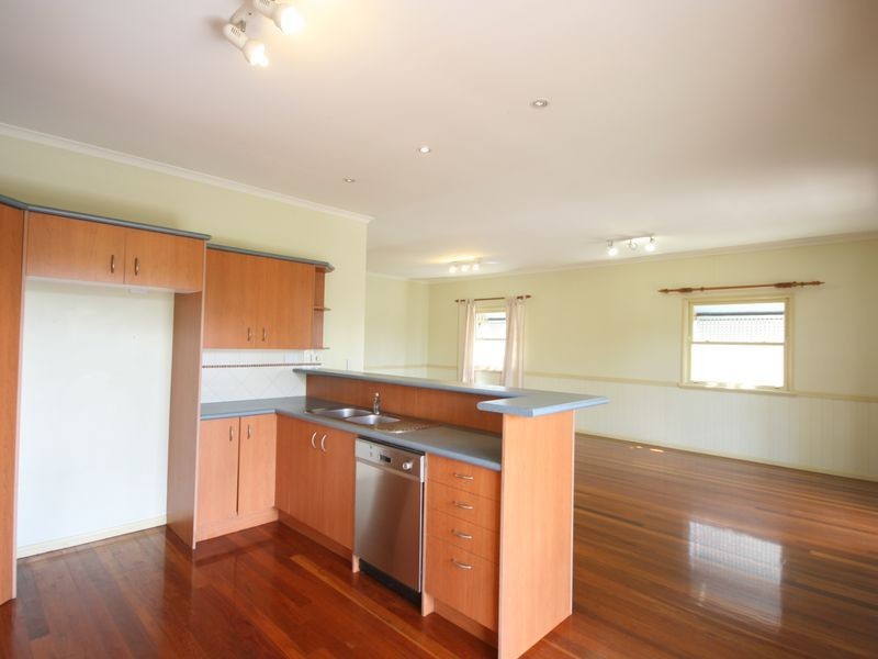 76 Raven Street, Camp Hill QLD 4152