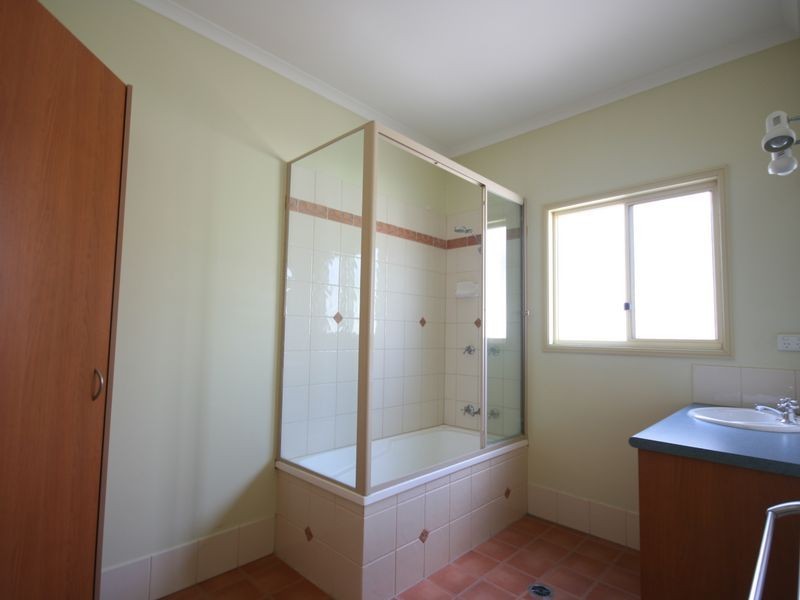 76 Raven Street, Camp Hill QLD 4152