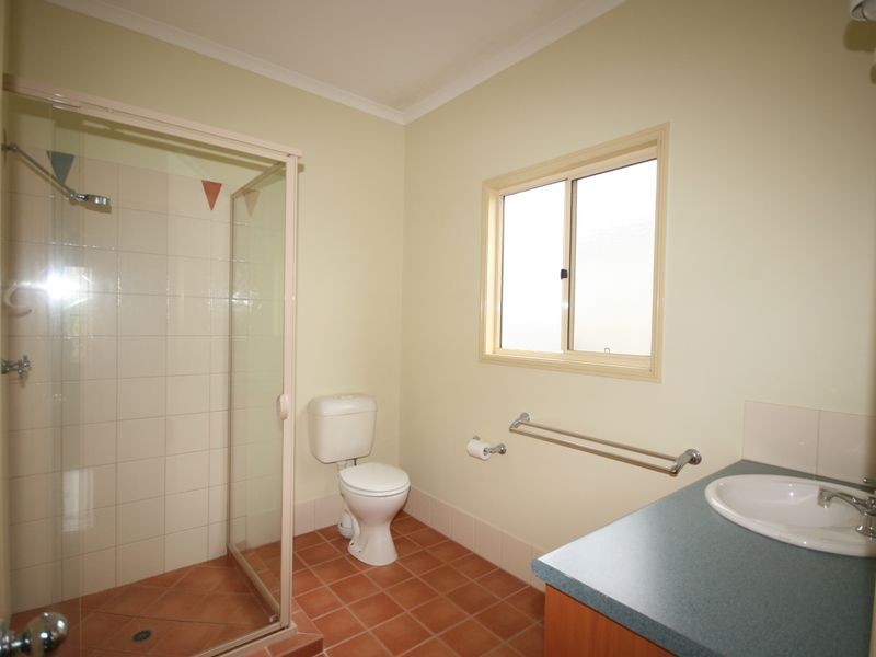 76 Raven Street, Camp Hill QLD 4152