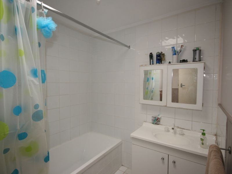 1572A Creek Road, Carina QLD 4152