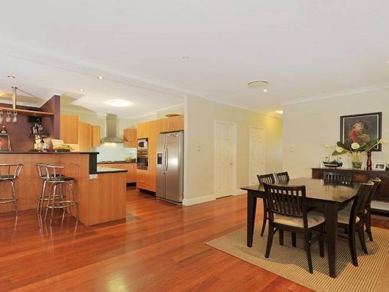 25 Frank Street, Norman Park QLD 4170