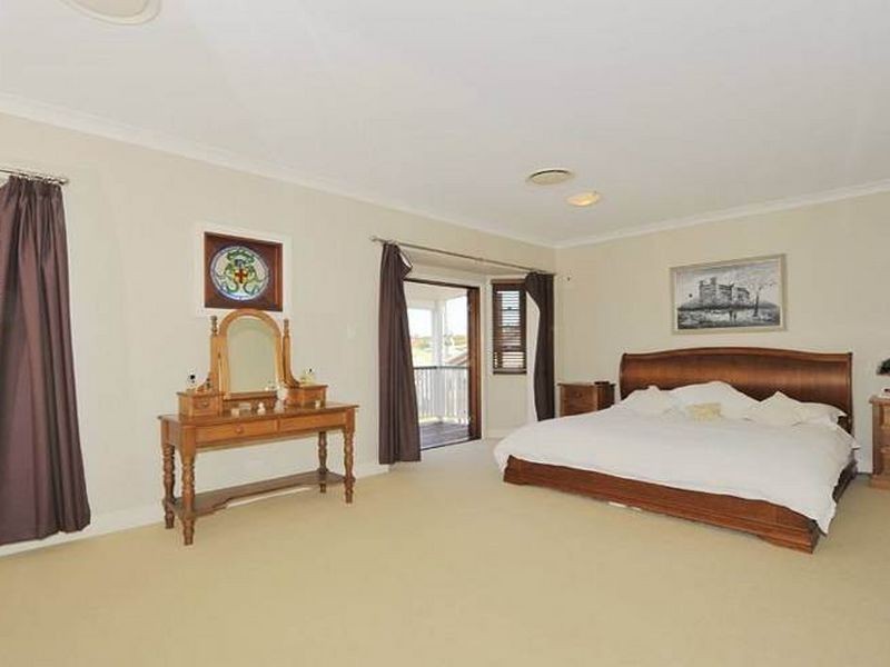 25 Frank Street, Norman Park QLD 4170