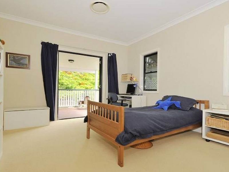 25 Frank Street, Norman Park QLD 4170