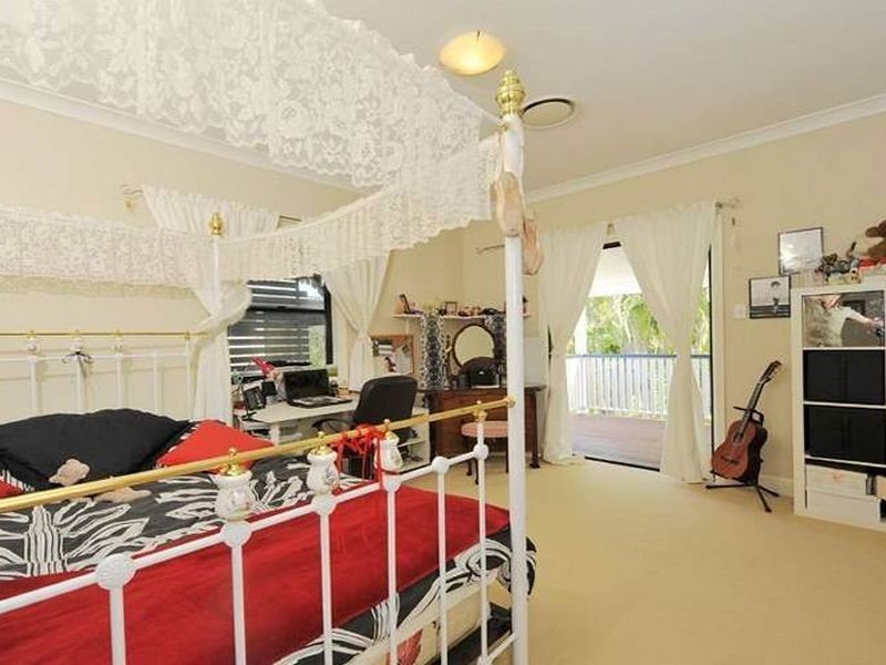 25 Frank Street, Norman Park QLD 4170