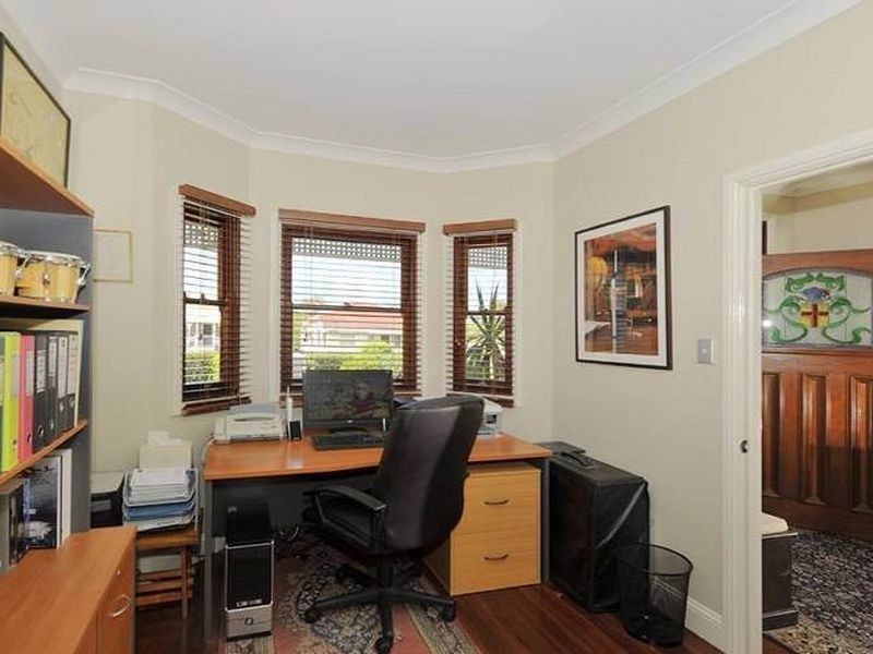 25 Frank Street, Norman Park QLD 4170