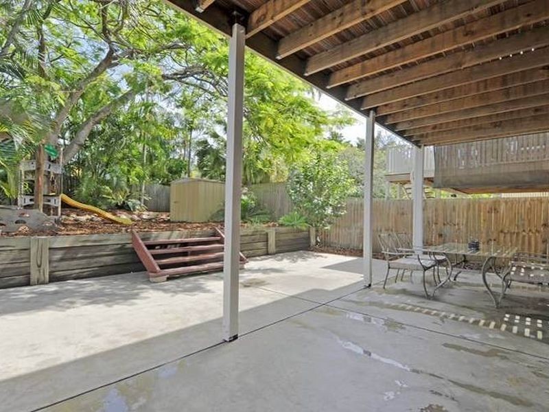 25 Frank Street, Norman Park QLD 4170