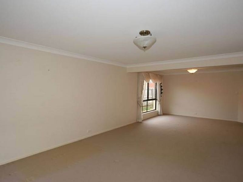 6 Grasmere Place, Carindale QLD 4152