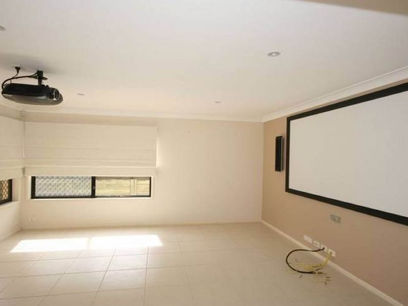 6 Grasmere Place, Carindale QLD 4152