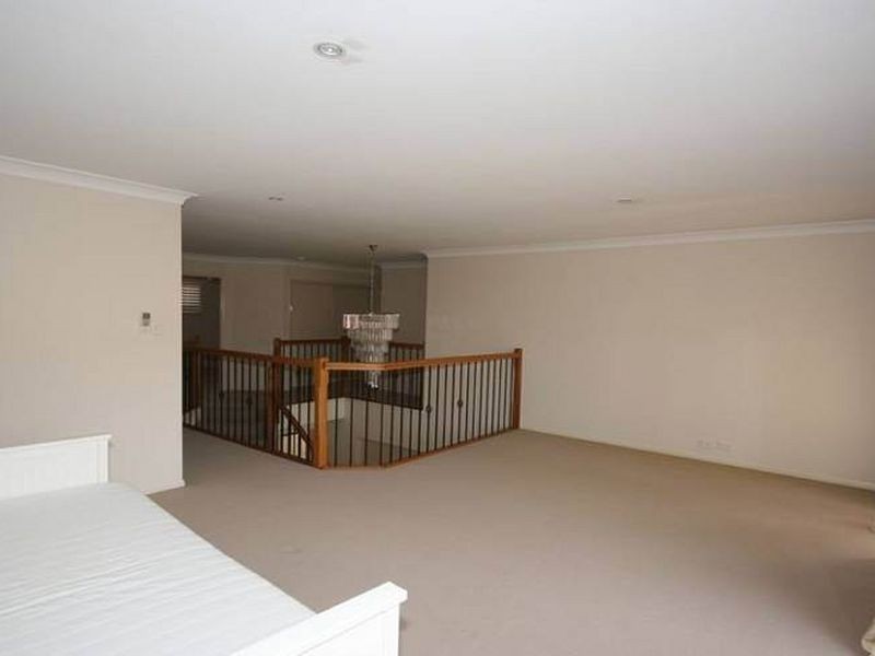 6 Grasmere Place, Carindale QLD 4152