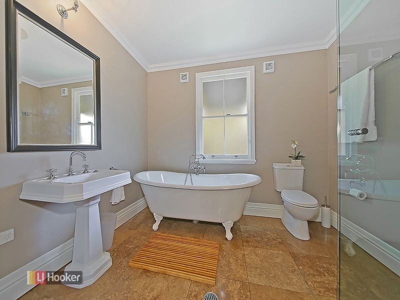 4 Sword Street, Woolloongabba QLD 4102