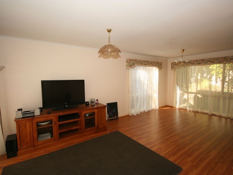 11 Foxmont Drive, Carina QLD 4152