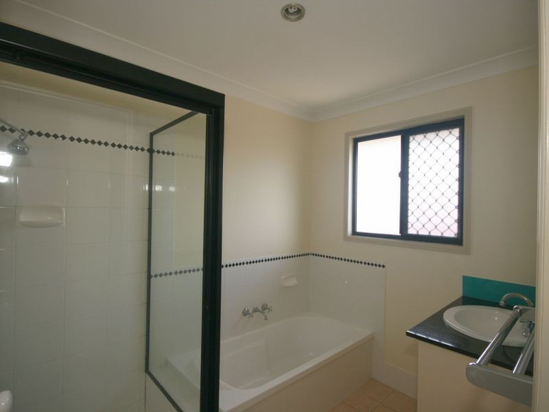 25 Reynolds Street, Carindale QLD 4152