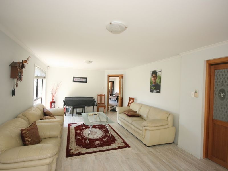 15 Coventry Circuit, Carindale QLD 4152