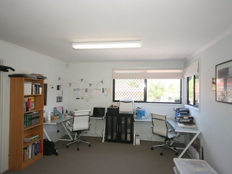 15 Coventry Circuit, Carindale QLD 4152