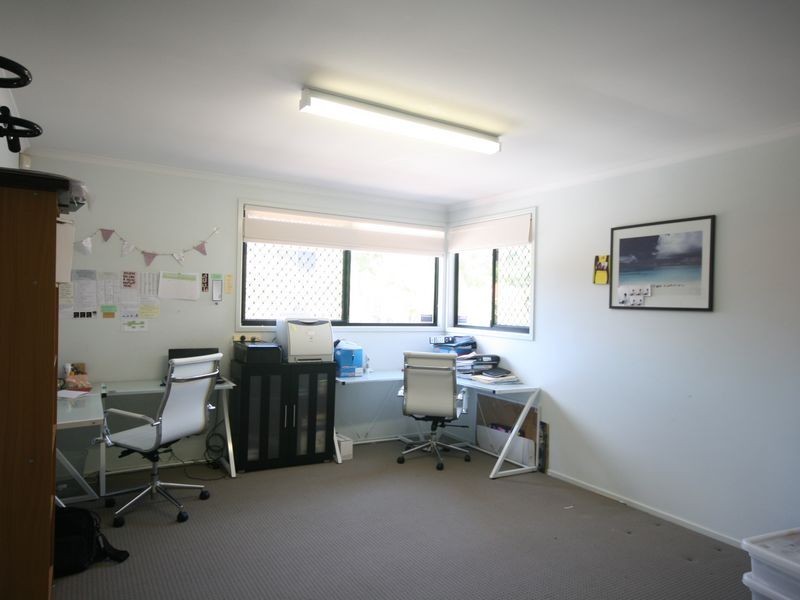 15 Coventry Circuit, Carindale QLD 4152