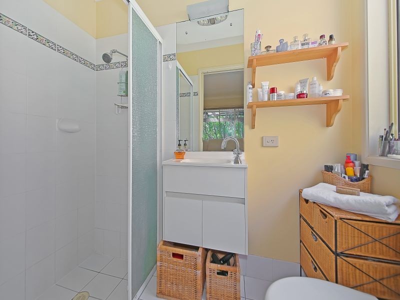 15 Wyena Street, Camp Hill QLD 4152