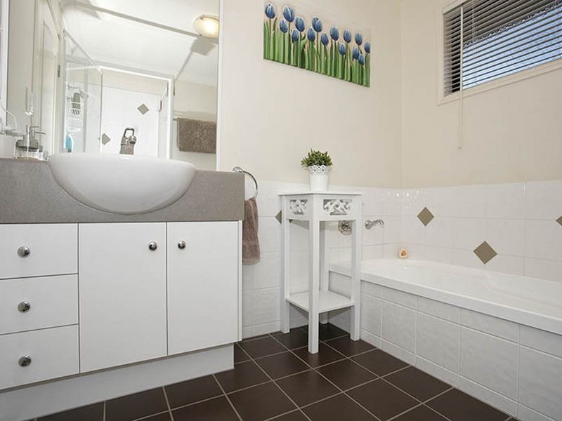 2/33 Pembroke Street, Carina QLD 4152