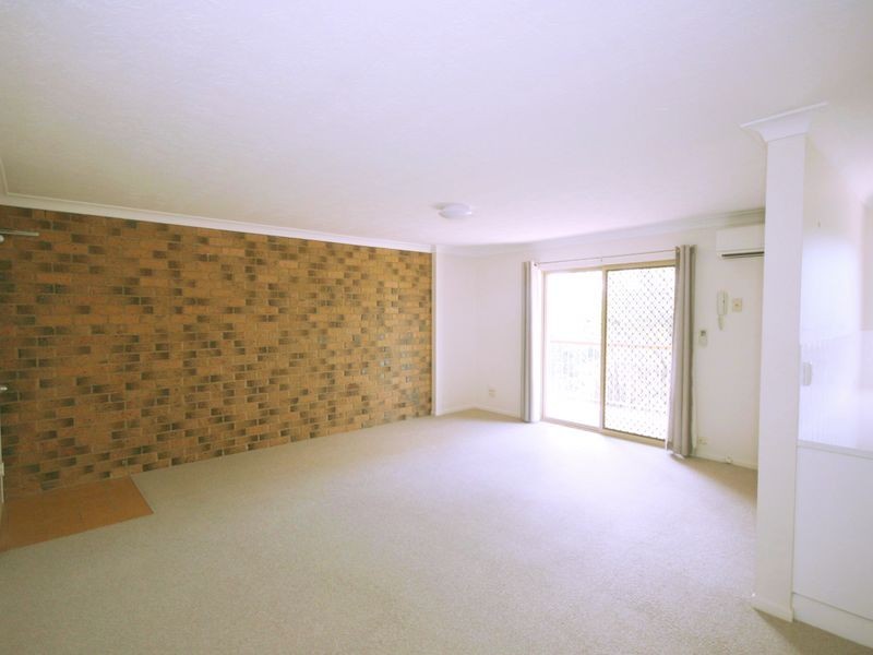 2/11 Sankey Street, Carina QLD 4152