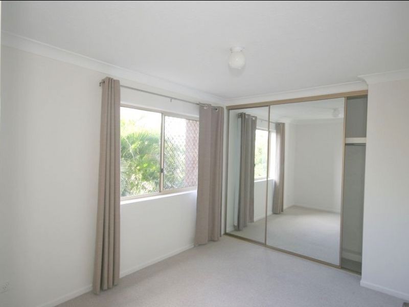 2/11 Sankey Street, Carina QLD 4152