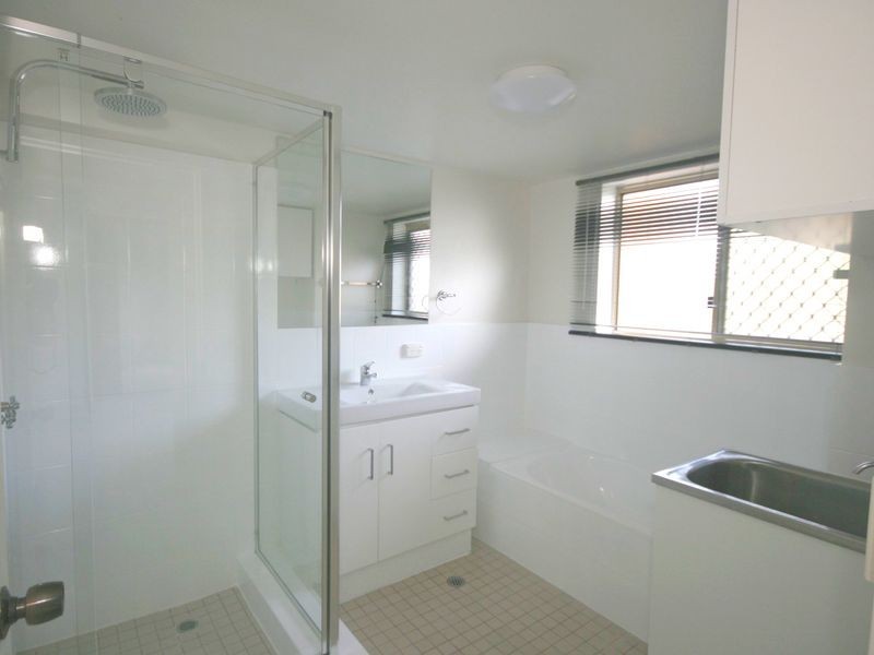 2/11 Sankey Street, Carina QLD 4152