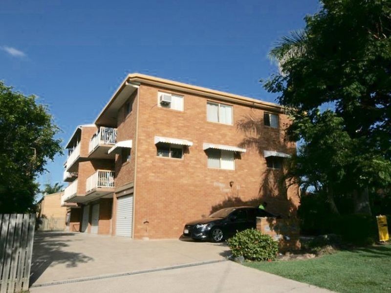 2/11 Sankey Street, Carina QLD 4152