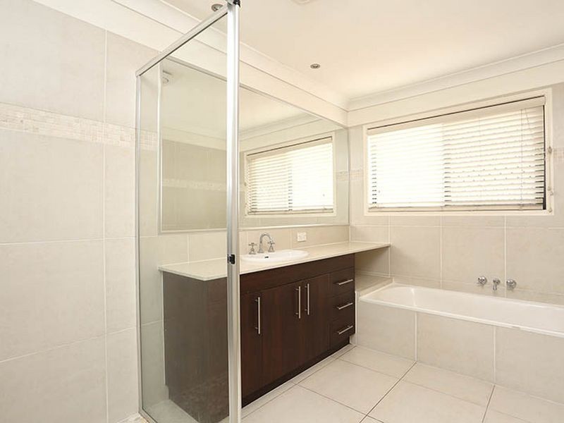 97 Silky Oak Crescent, Carindale QLD 4152