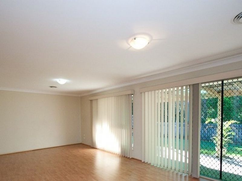 107 Oakley Street, Carindale QLD 4152