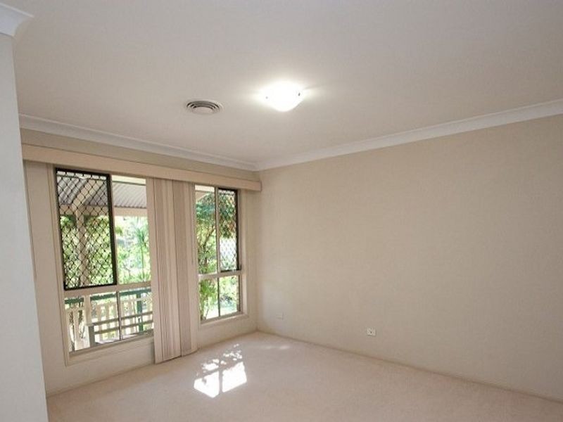 107 Oakley Street, Carindale QLD 4152