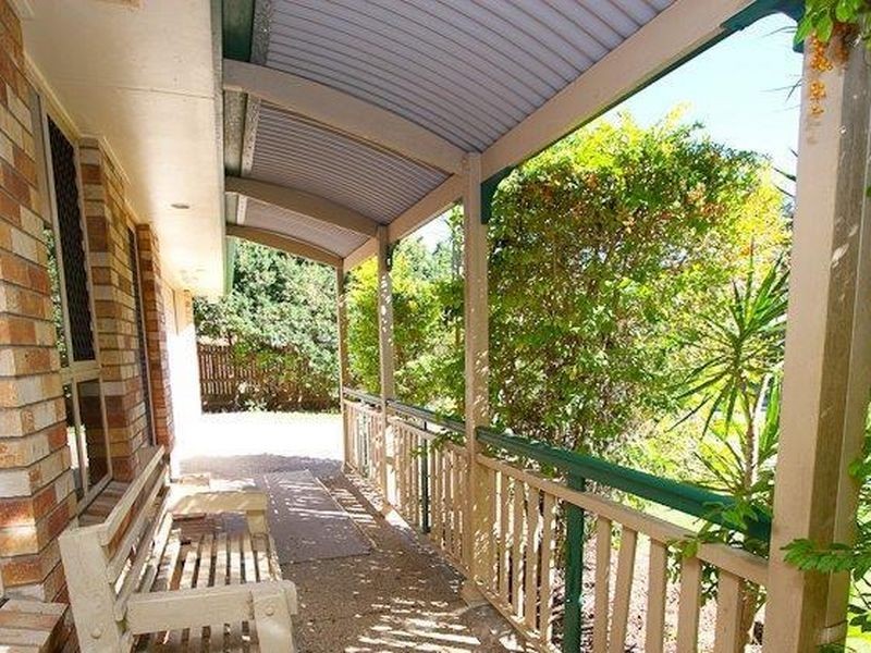 107 Oakley Street, Carindale QLD 4152