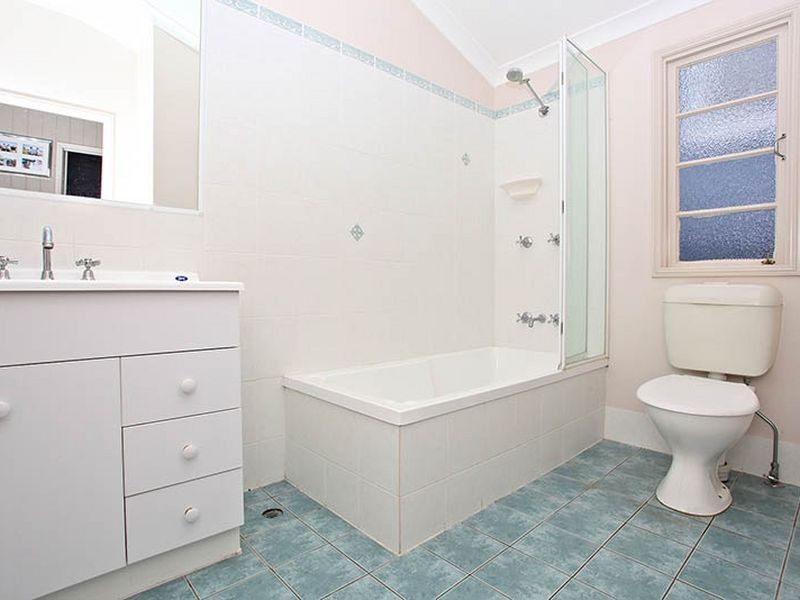 27 City View Road, Camp Hill QLD 4152