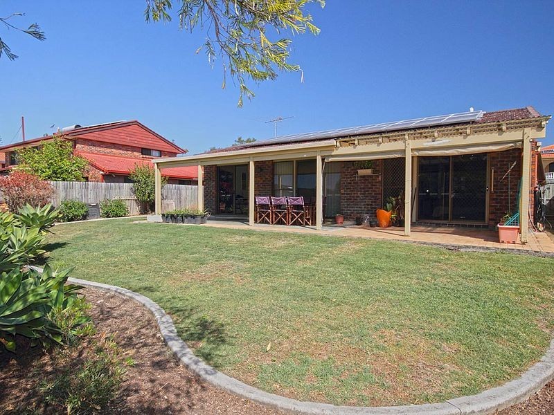 27 Banwell Crescent, Carindale QLD 4152