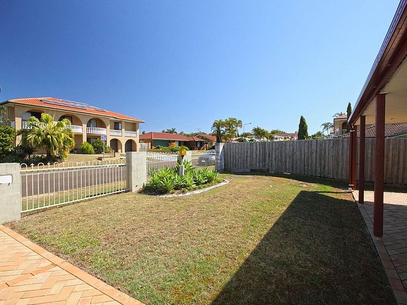 27 Banwell Crescent, Carindale QLD 4152