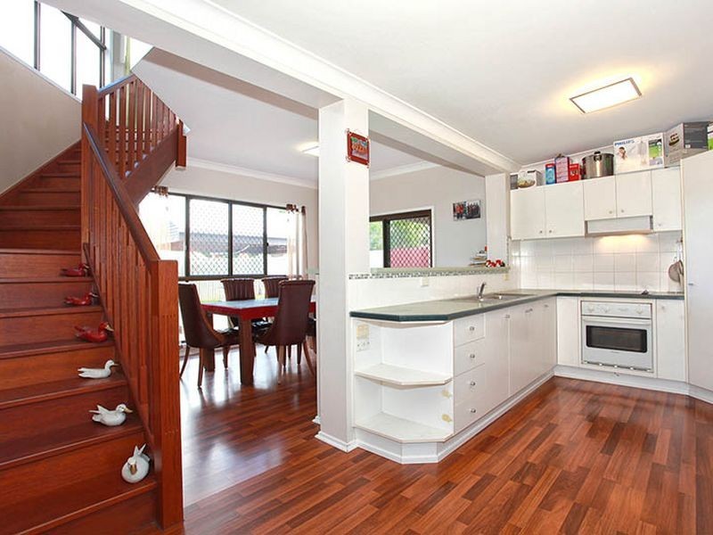 11 Pavuvu Street, Mansfield QLD 4122