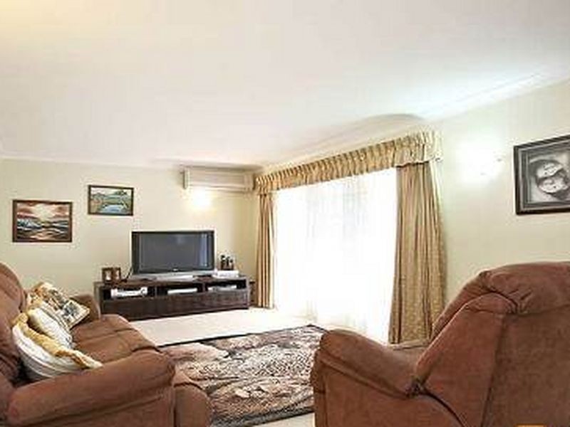 6 Nyleeta Court, Carindale QLD 4152