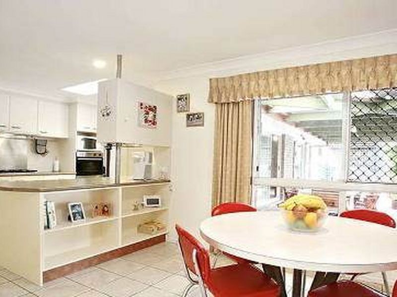 6 Nyleeta Court, Carindale QLD 4152