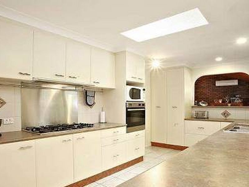 6 Nyleeta Court, Carindale QLD 4152