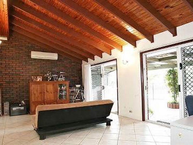 6 Nyleeta Court, Carindale QLD 4152