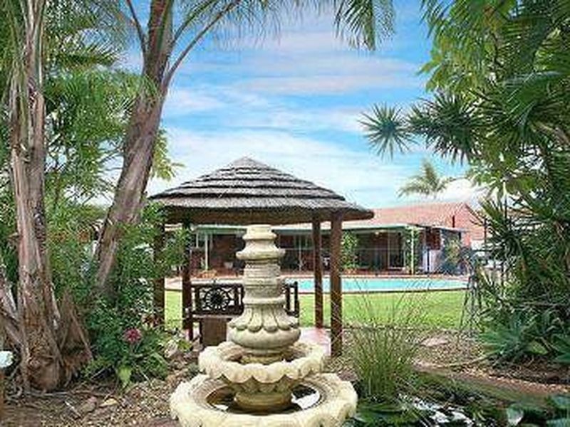 6 Nyleeta Court, Carindale QLD 4152