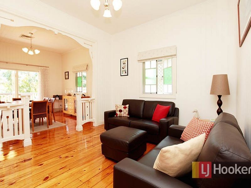 98 McIlwraith Ave., Norman Park QLD 4170