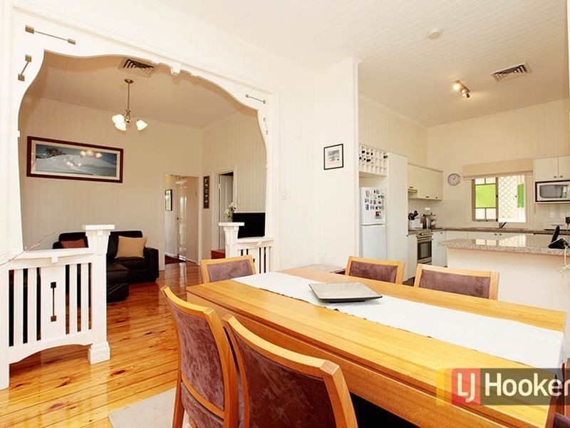 98 McIlwraith Ave., Norman Park QLD 4170