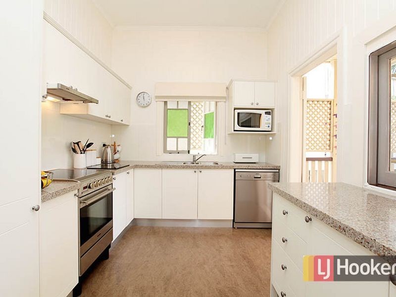 98 McIlwraith Ave., Norman Park QLD 4170