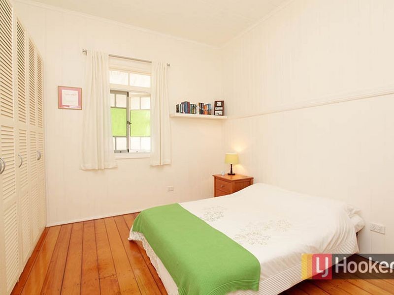 98 McIlwraith Ave., Norman Park QLD 4170