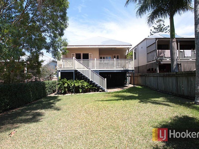 98 McIlwraith Ave., Norman Park QLD 4170