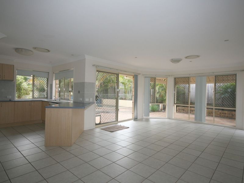 7 Alderbury Pl, Carindale QLD 4152