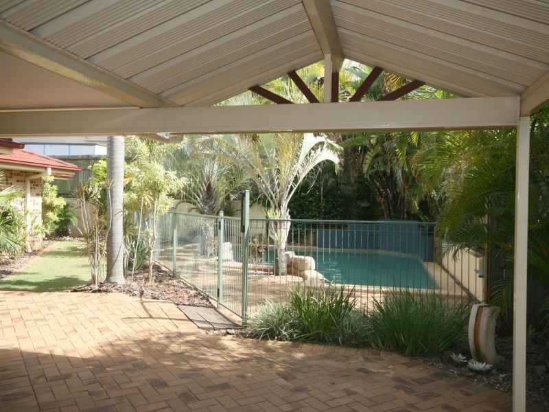 7 Alderbury Pl, Carindale QLD 4152