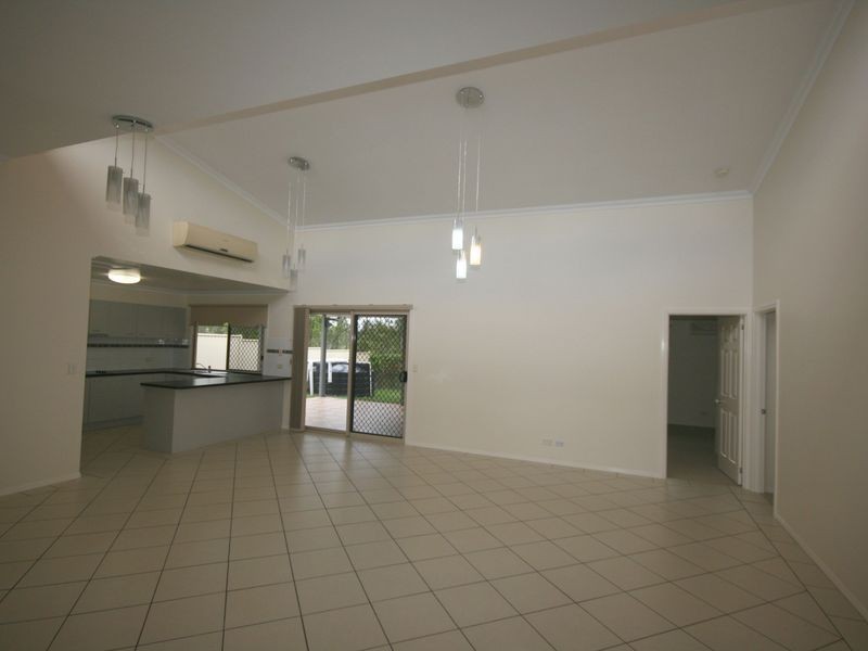 22 Melaleuca Pl., Carindale QLD 4152