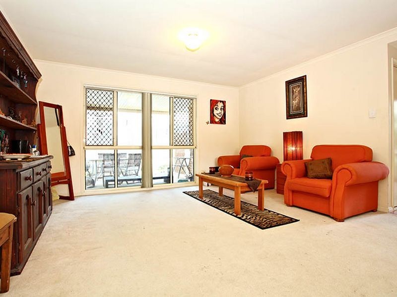 64 Coventry Circuit, Carindale QLD 4152