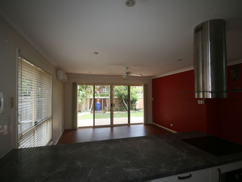 2/344 Pine Mountain Rd., Carina Heights QLD 4152
