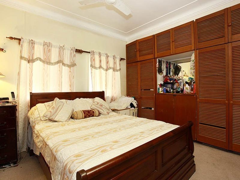 144 Morehead Avenue, Norman Park QLD 4170